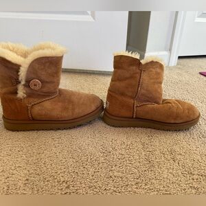 UGG boots size 3 kids - will fit women’s size 5